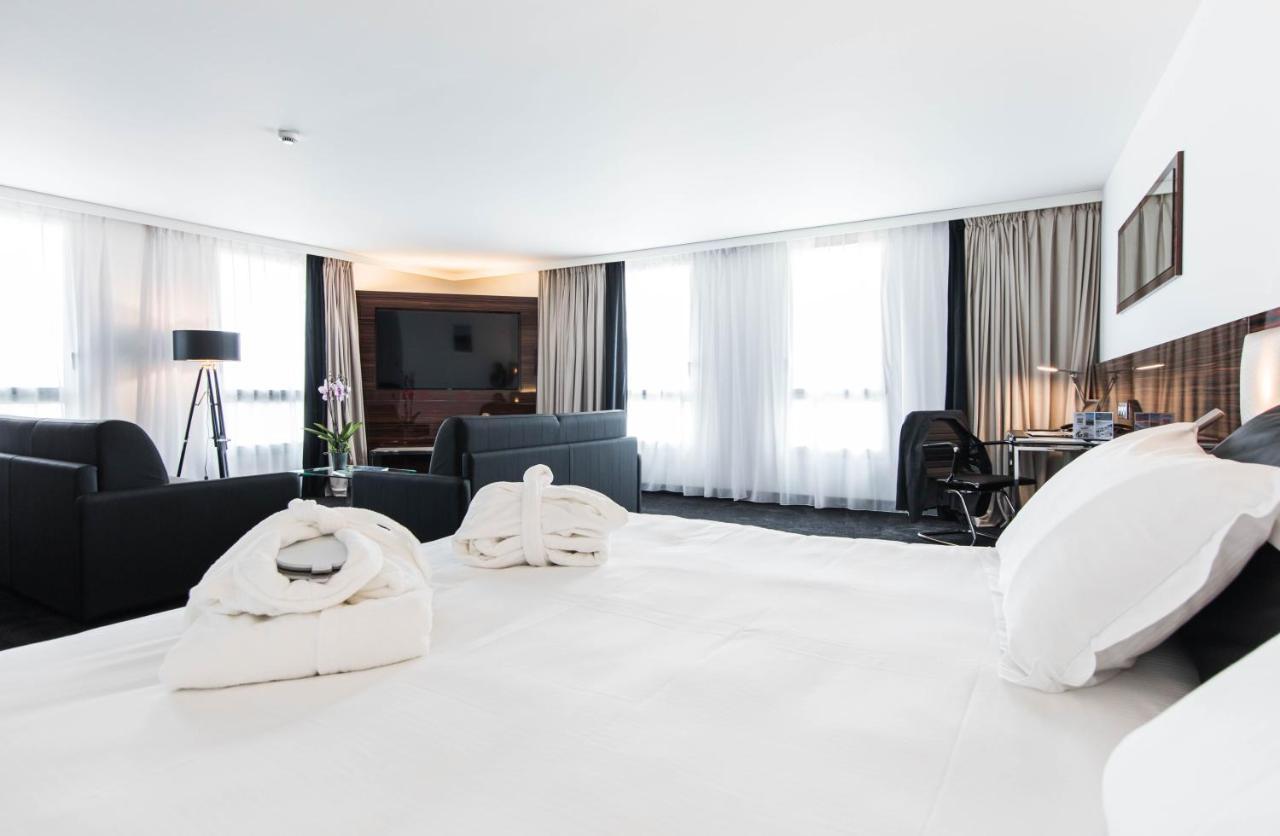 Westotel Tours Val De Loire La Ville-aux-Dames Ngoại thất bức ảnh